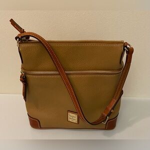 Dooney & Bourke Beige‎ shoulder Bag Mint